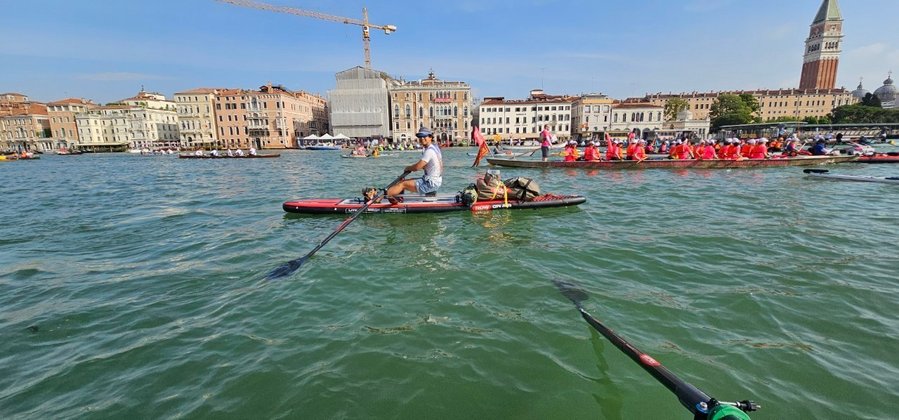ROWonAIR® bei der Vogalonga in Venedig ROWonAIR® bei der Vogalonga in Venedig