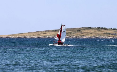 XCAT SAIL Lightweight sailing catamaran only 75 kg